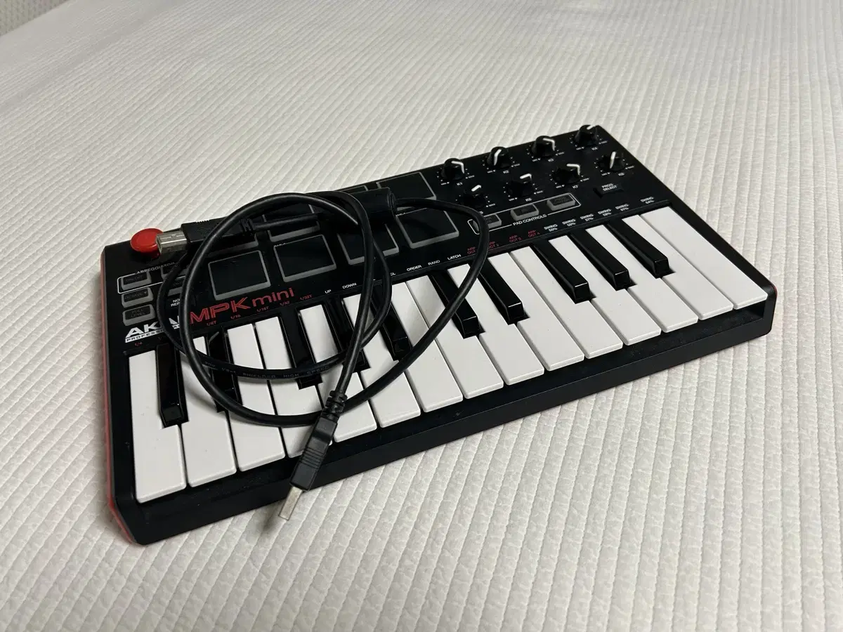 아카이 mpk mini